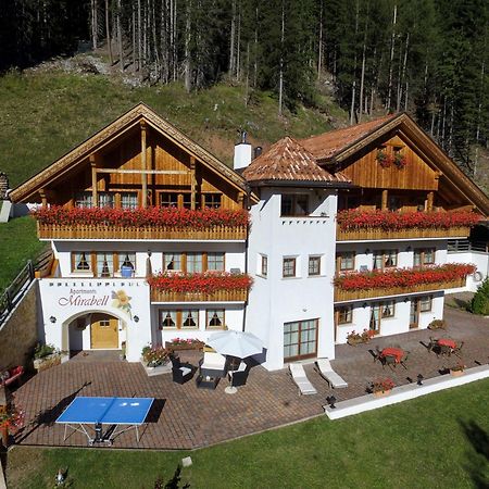 Apartments Mirabell Livinallongo Del Col Di Lana Exteriör bild