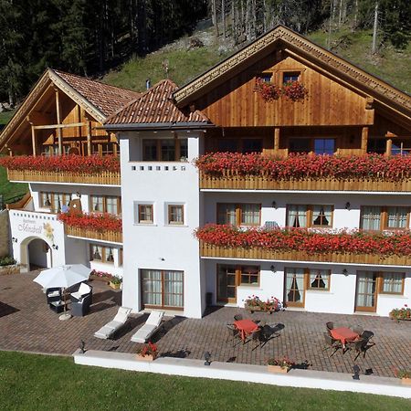 Apartments Mirabell Livinallongo Del Col Di Lana Exteriör bild